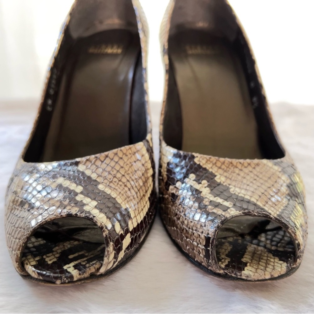 Stuart Weitzman Snakeskin Pumps - Peep toe - Picture 2 of 9